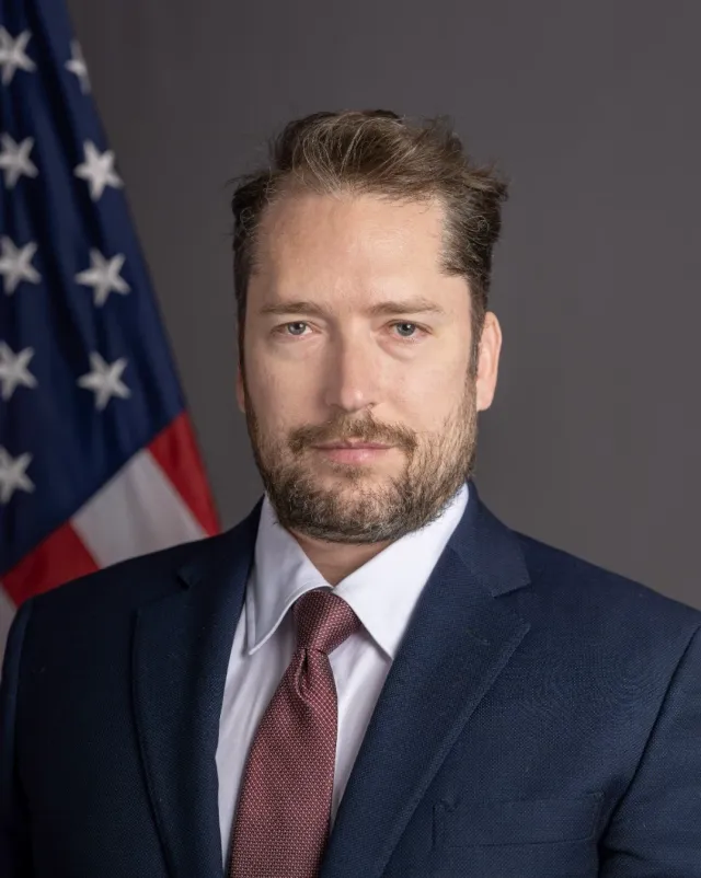 Darren Beattie vai visitar Bolsonaro e ja questionou eleicao