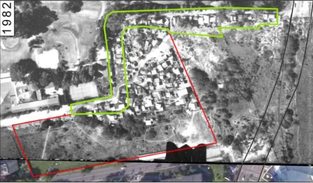Esta foto de 1982, resgatada pelo Núcleo de Estudos Geografia e Ambiente da UFRGS, mostra como a comunidade ocupava também hoje o terreno da Country Empreendimentos (linha vermelha). Na parte verde, hoje estão as moradias restantes do Quilombo