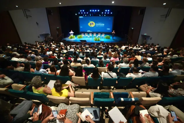 Primeira Conferência para a Transição para Longe dos Combustíveis, que está sendo realizada na cidade caribenha de Santa Marta, na Colômbia