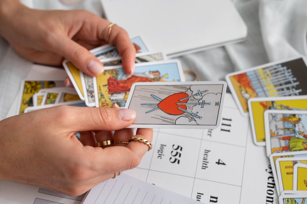21:12: Significado: O que quer dizer essa hora? 3 tarot