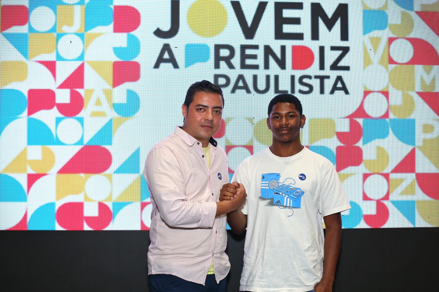 “Dei a oportunidade que tive lá atrás”, diz empregador em estreia de jovem aprendiz 2 Dei a oportunidade que tive la atras diz empregador em