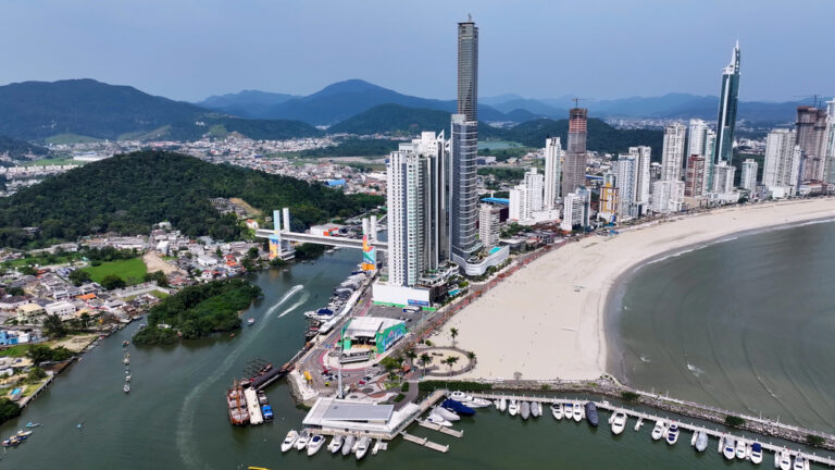 arranha ceus de luxo de Balneario Camboriu 2 arranha ceus de luxo de Balneario Camboriu 2