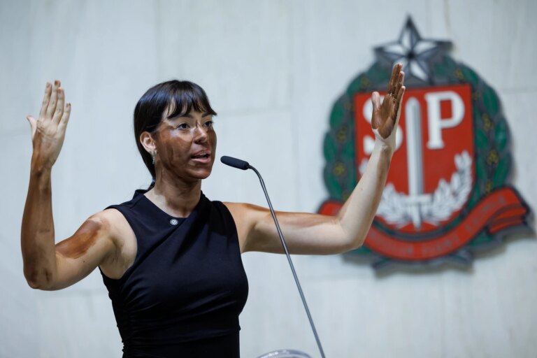 Quando ser femea e mais importante do que ser mulher Quando ser fêmea é mais importante do que ser mulher